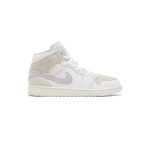 Air Jordan 1 Mid SE Craft "Tech Grey" dengan kombinasi warna putih, abu-abu, dan beige, serta detailing jahitan dan logo Swoosh ikonik