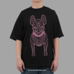 Life Work Big Radog Print Pink Black Tee dengan desain grafis besar Radog yang bold, memberikan tampilan kasual dan stylish