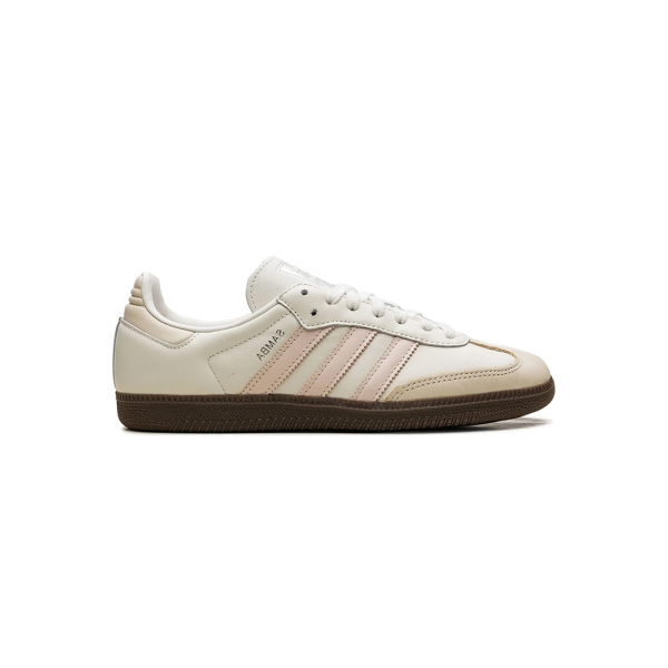Adidas Samba putih dengan 3-Stripes berwarna, upper suede dan kulit, serta outsole karet untuk tampilan klasik dan modern