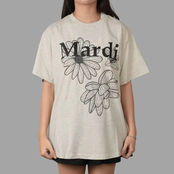 Mardi Mercredi Triple Flower Oatmeal Black Tee dengan tiga motif bunga besar di bagian depan, desain floral bold khas Korea dengan nuansa artsy dan playful