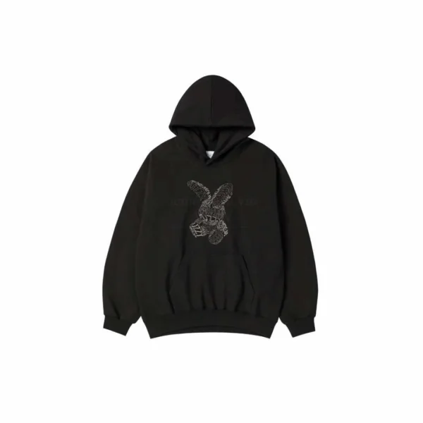 ADLV Lettering Rabbit Black Hoodie Hoodie hitam ADLV dengan ilustrasi kelinci dan tulisan branding di bagian belakang, bergaya streetwear dengan fit oversized