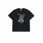ADLV Lettering Rabbit Black Tee dengan ilustrasi kelinci dan lettering branding di bagian depan, desain simpel dan stylish untuk gaya streetwear