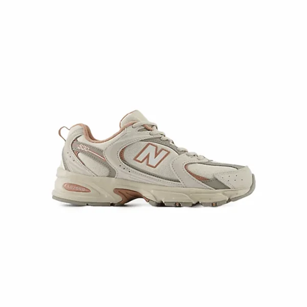 New Balance 530 Timberwolf Linen Landslide dengan upper mesh dan synthetic overlays, warna earthy tone, serta midsole ABZORB untuk bantalan nyaman